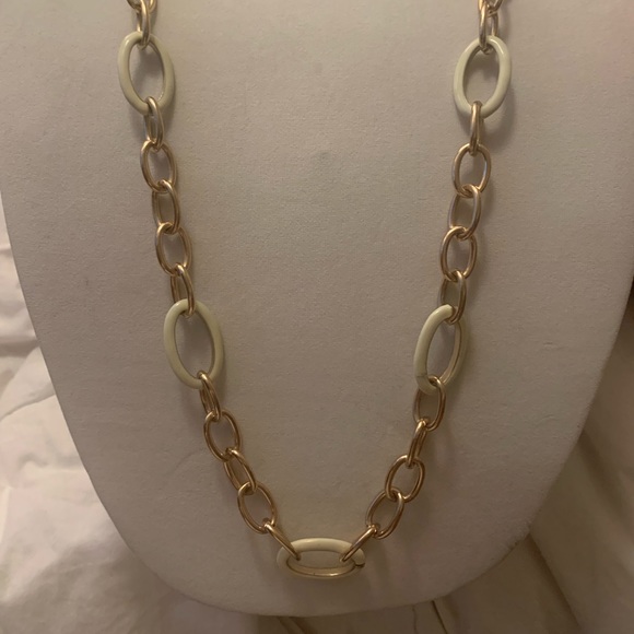Banana Republic Necklace - Picture 2 of 3